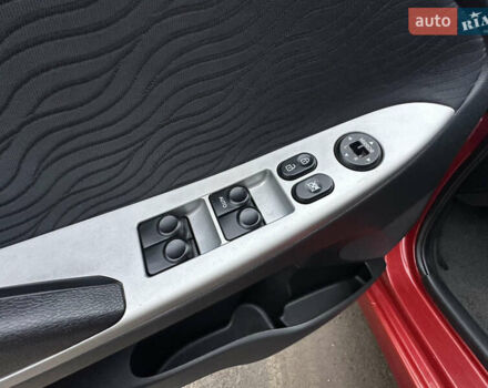 Красный Хендай Акцент, объемом двигателя 1.6 л и пробегом 81 тыс. км за 9200 $, фото 53 на Automoto.ua