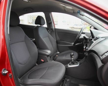 Червоний Хендай Акцент, об'ємом двигуна 1.4 л та пробігом 161 тис. км за 6500 $, фото 9 на Automoto.ua