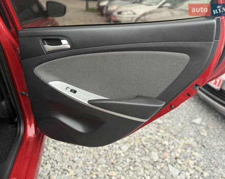Красный Хендай Акцент, объемом двигателя 1.4 л и пробегом 172 тыс. км за 6800 $, фото 18 на Automoto.ua