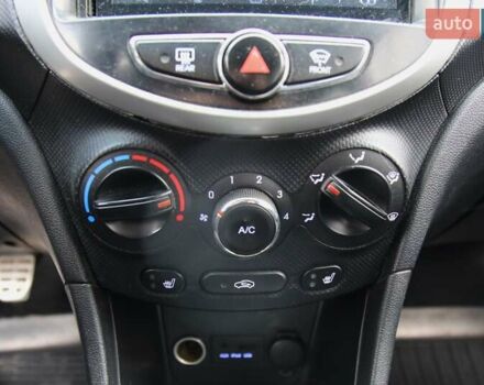 Червоний Хендай Акцент, об'ємом двигуна 1.4 л та пробігом 161 тис. км за 6500 $, фото 14 на Automoto.ua