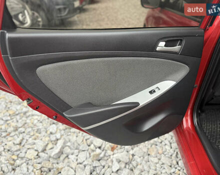 Красный Хендай Акцент, объемом двигателя 1.4 л и пробегом 172 тыс. км за 6800 $, фото 20 на Automoto.ua