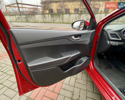 Червоний Хендай Акцент, об'ємом двигуна 1.37 л та пробігом 48 тис. км за 10000 $, фото 24 на Automoto.ua