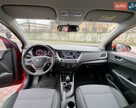 Червоний Хендай Акцент, об'ємом двигуна 1.37 л та пробігом 48 тис. км за 10000 $, фото 27 на Automoto.ua