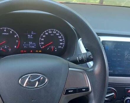 Красный Хендай Акцент, объемом двигателя 1.37 л и пробегом 144 тыс. км за 9600 $, фото 6 на Automoto.ua