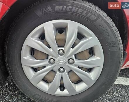 Красный Хендай Акцент, объемом двигателя 1.6 л и пробегом 130 тыс. км за 9200 $, фото 13 на Automoto.ua