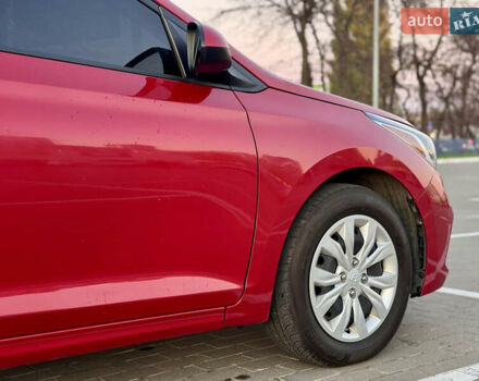 Красный Хендай Акцент, объемом двигателя 1.6 л и пробегом 8 тыс. км за 12400 $, фото 16 на Automoto.ua