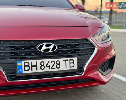 Красный Хендай Акцент, объемом двигателя 1.6 л и пробегом 8 тыс. км за 12400 $, фото 14 на Automoto.ua