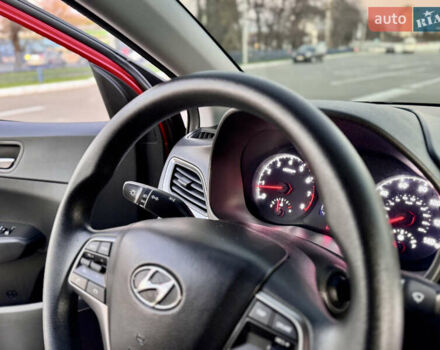Красный Хендай Акцент, объемом двигателя 1.6 л и пробегом 8 тыс. км за 12400 $, фото 45 на Automoto.ua