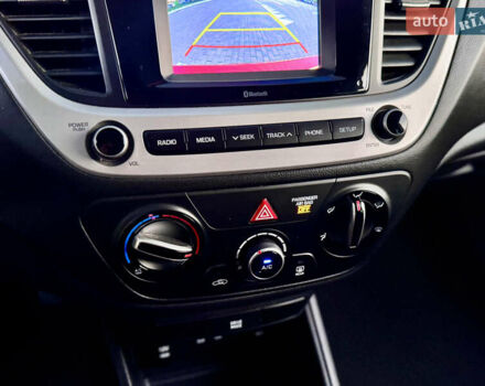 Красный Хендай Акцент, объемом двигателя 1.6 л и пробегом 8 тыс. км за 12400 $, фото 47 на Automoto.ua