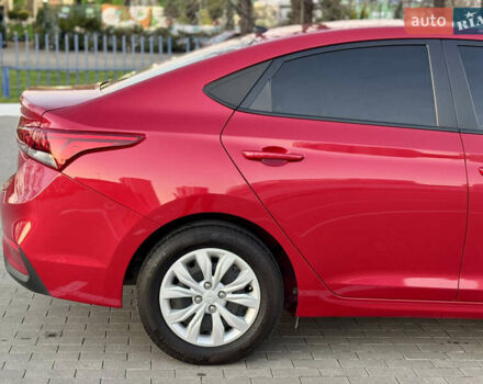 Красный Хендай Акцент, объемом двигателя 1.6 л и пробегом 8 тыс. км за 12400 $, фото 19 на Automoto.ua