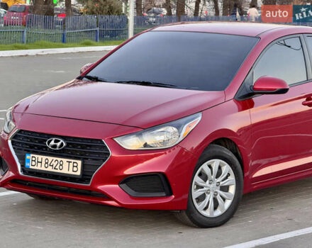 Красный Хендай Акцент, объемом двигателя 1.6 л и пробегом 8 тыс. км за 12400 $, фото 2 на Automoto.ua
