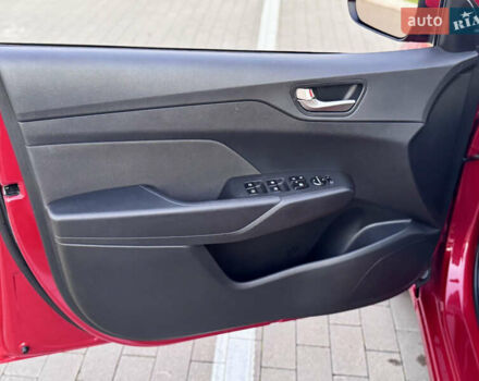 Красный Хендай Акцент, объемом двигателя 1.6 л и пробегом 8 тыс. км за 12400 $, фото 65 на Automoto.ua