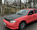 Красный Хендай Акцент, объемом двигателя 1.3 л и пробегом 300 тыс. км за 1200 $, фото 3 на Automoto.ua