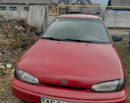 Красный Хендай Акцент, объемом двигателя 1.3 л и пробегом 470 тыс. км за 650 $, фото 1 на Automoto.ua