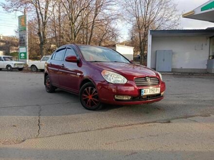 Красный Хендай Акцент, объемом двигателя 1.6 л и пробегом 255 тыс. км за 5600 $, фото 1 на Automoto.ua