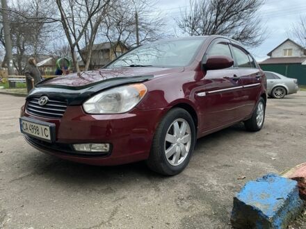 Красный Хендай Акцент, объемом двигателя 1.4 л и пробегом 308 тыс. км за 4500 $, фото 1 на Automoto.ua