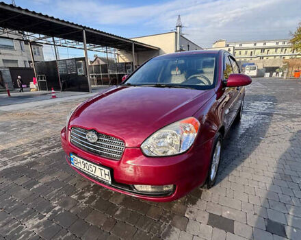 Красный Хендай Акцент, объемом двигателя 1.4 л и пробегом 206 тыс. км за 5100 $, фото 1 на Automoto.ua