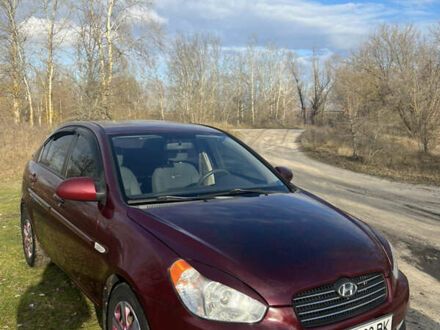 Красный Хендай Акцент, объемом двигателя 1.6 л и пробегом 266 тыс. км за 5500 $, фото 1 на Automoto.ua