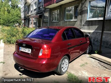 Красный Хендай Акцент, объемом двигателя 1.4 л и пробегом 209 тыс. км за 5000 $, фото 1 на Automoto.ua