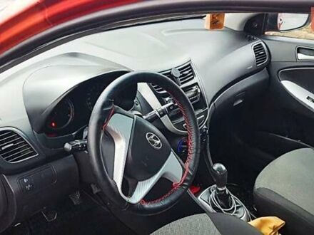 Хендай Акцент 2011 у Умани на Automoto.ua Червоний Хендай Акцент, об'ємом двигуна 1.4 л та пробігом 195 тис. км за 5400 $, фото 1 на Automoto.ua
