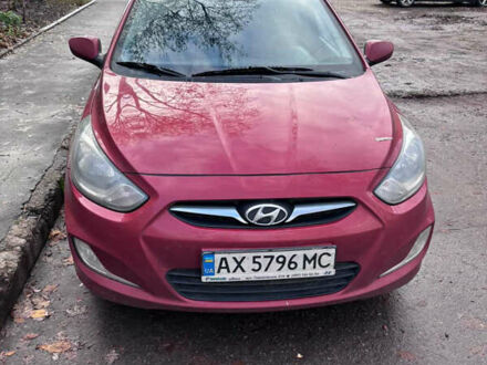 Красный Хендай Акцент, объемом двигателя 1.4 л и пробегом 133 тыс. км за 4800 $, фото 1 на Automoto.ua