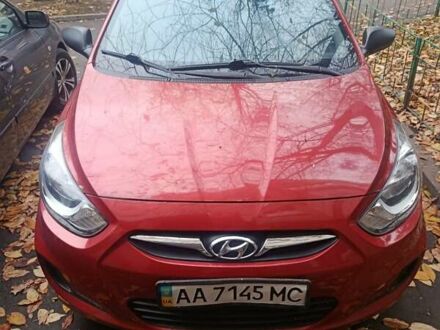 Красный Хендай Акцент, объемом двигателя 1.4 л и пробегом 27 тыс. км за 8500 $, фото 1 на Automoto.ua