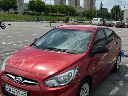 Хендай Акцент 2014 у Києві на Automoto.ua Червоний Хендай Акцент, об'ємом двигуна 1.4 л та пробігом 105 тис. км за 7600 $, фото 1 на Automoto.ua