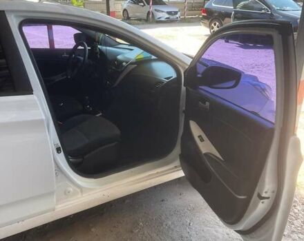 Хендай Акцент 2013 в Кропивницком (Кировограде) на Automoto.ua Хендай Акцент, объемом двигателя 1.4 л и пробегом 201 тыс. км за 6000 $, фото 10 на Automoto.ua