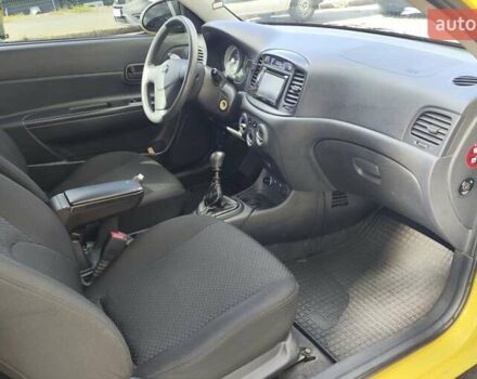 Жовтий Хендай Акцент, об'ємом двигуна 1.6 л та пробігом 149 тис. км за 4700 $, фото 5 на Automoto.ua