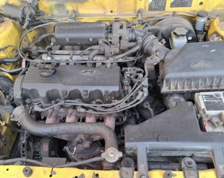 Жовтий Хендай Акцент, об'ємом двигуна 1.5 л та пробігом 355 тис. км за 1548 $, фото 4 на Automoto.ua