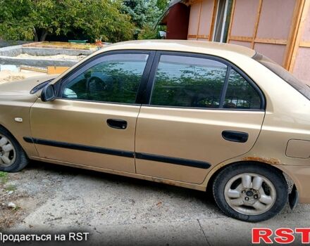 Желтый Хендай Акцент, объемом двигателя 1.5 л и пробегом 361 тыс. км за 1800 $, фото 2 на Automoto.ua