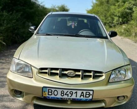Желтый Хендай Акцент, объемом двигателя 1.34 л и пробегом 300 тыс. км за 2900 $, фото 2 на Automoto.ua