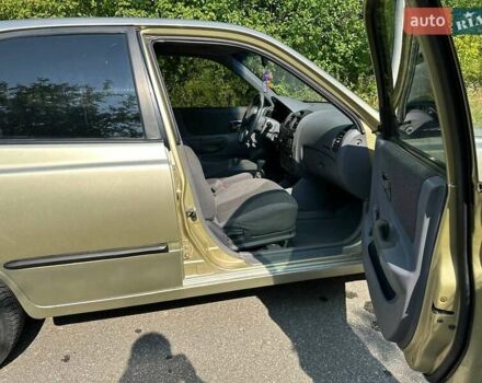 Желтый Хендай Акцент, объемом двигателя 1.34 л и пробегом 300 тыс. км за 2900 $, фото 14 на Automoto.ua