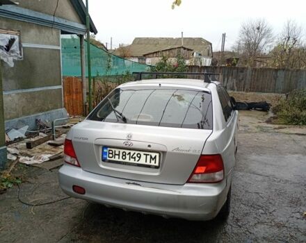 Серый Хендай Акцент, объемом двигателя 1.3 л и пробегом 440 тыс. км за 2500 $, фото 3 на Automoto.ua