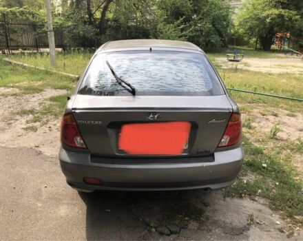 Серый Хендай Акцент, объемом двигателя 1.3 л и пробегом 280 тыс. км за 1100 $, фото 2 на Automoto.ua