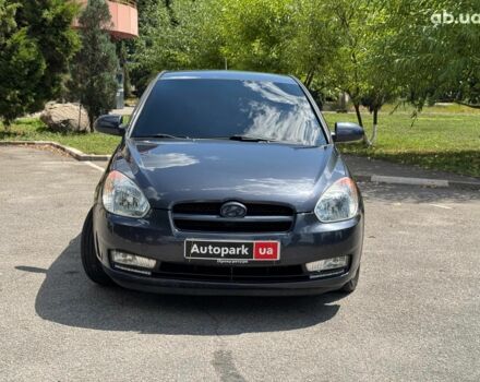 Сірий Хендай Акцент, об'ємом двигуна 1.6 л та пробігом 159 тис. км за 5990 $, фото 7 на Automoto.ua