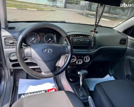 Сірий Хендай Акцент, об'ємом двигуна 1.6 л та пробігом 159 тис. км за 5990 $, фото 13 на Automoto.ua