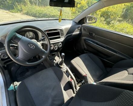 Сірий Хендай Акцент, об'ємом двигуна 1.4 л та пробігом 269 тис. км за 3900 $, фото 7 на Automoto.ua