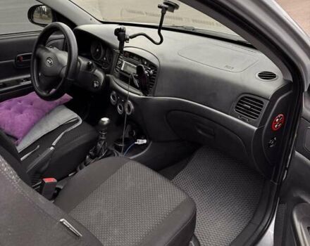 Сірий Хендай Акцент, об'ємом двигуна 1.4 л та пробігом 186 тис. км за 4000 $, фото 5 на Automoto.ua