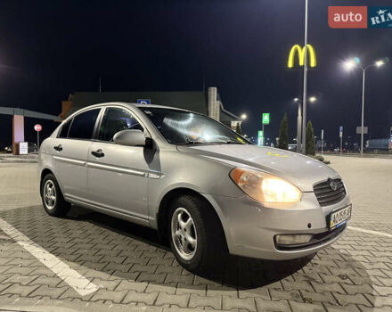 Серый Хендай Акцент, объемом двигателя 1.49 л и пробегом 280 тыс. км за 3800 $, фото 2 на Automoto.ua