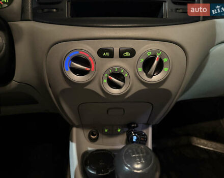 Серый Хендай Акцент, объемом двигателя 1.49 л и пробегом 280 тыс. км за 3800 $, фото 11 на Automoto.ua