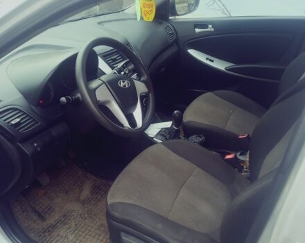 Серый Хендай Акцент, объемом двигателя 1.4 л и пробегом 173 тыс. км за 6500 $, фото 4 на Automoto.ua