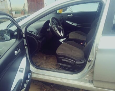 Серый Хендай Акцент, объемом двигателя 1.4 л и пробегом 173 тыс. км за 6500 $, фото 5 на Automoto.ua