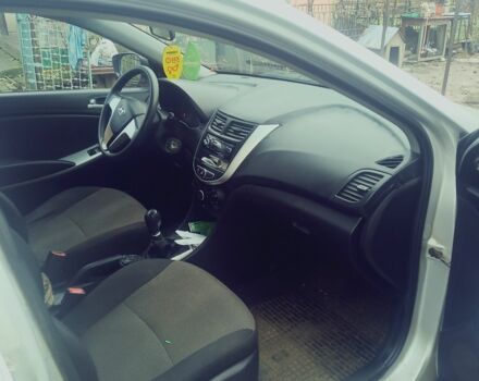 Серый Хендай Акцент, объемом двигателя 1.4 л и пробегом 173 тыс. км за 6500 $, фото 6 на Automoto.ua