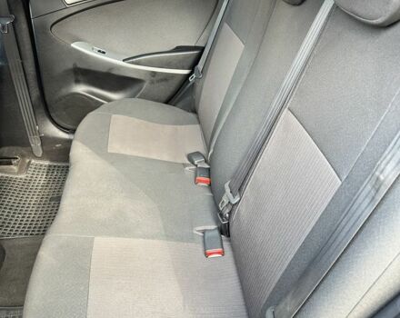 Серый Хендай Акцент, объемом двигателя 1.6 л и пробегом 99 тыс. км за 7600 $, фото 6 на Automoto.ua