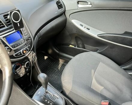 Серый Хендай Акцент, объемом двигателя 1.6 л и пробегом 99 тыс. км за 7600 $, фото 5 на Automoto.ua