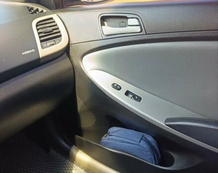 Серый Хендай Акцент, объемом двигателя 1.6 л и пробегом 200 тыс. км за 8500 $, фото 11 на Automoto.ua