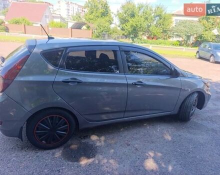 Серый Хендай Акцент, объемом двигателя 1.6 л и пробегом 200 тыс. км за 8500 $, фото 6 на Automoto.ua