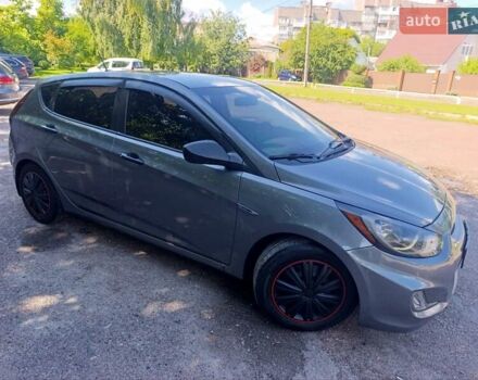 Серый Хендай Акцент, объемом двигателя 1.6 л и пробегом 200 тыс. км за 8500 $, фото 4 на Automoto.ua