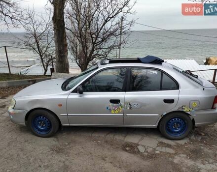 Сірий Хендай Акцент, об'ємом двигуна 1.3 л та пробігом 188 тис. км за 3000 $, фото 3 на Automoto.ua